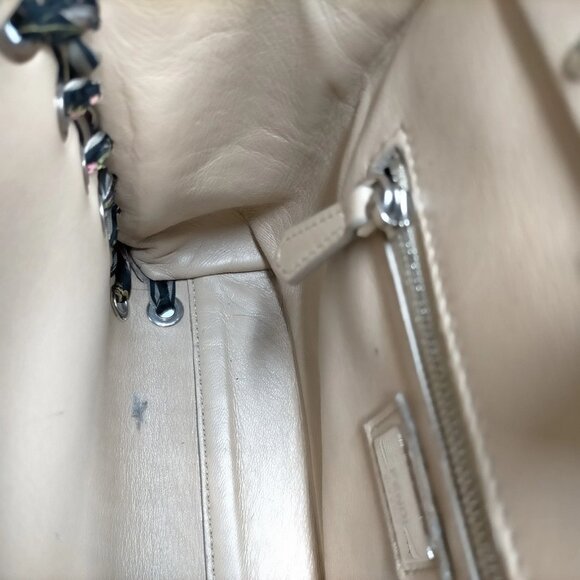 Authentic Fendi Beige Leather Hand Bag mn764-121225 - Picture 11 of 16